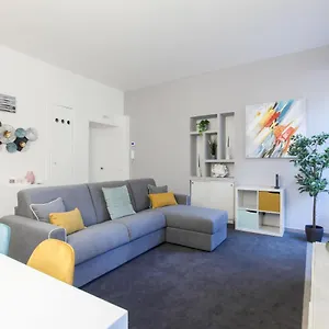 Appartamento Modern Close To Shopping District, Milano